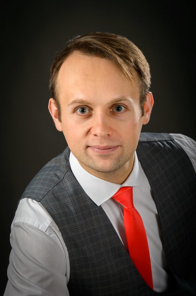 Мельник Віктор (тенор)